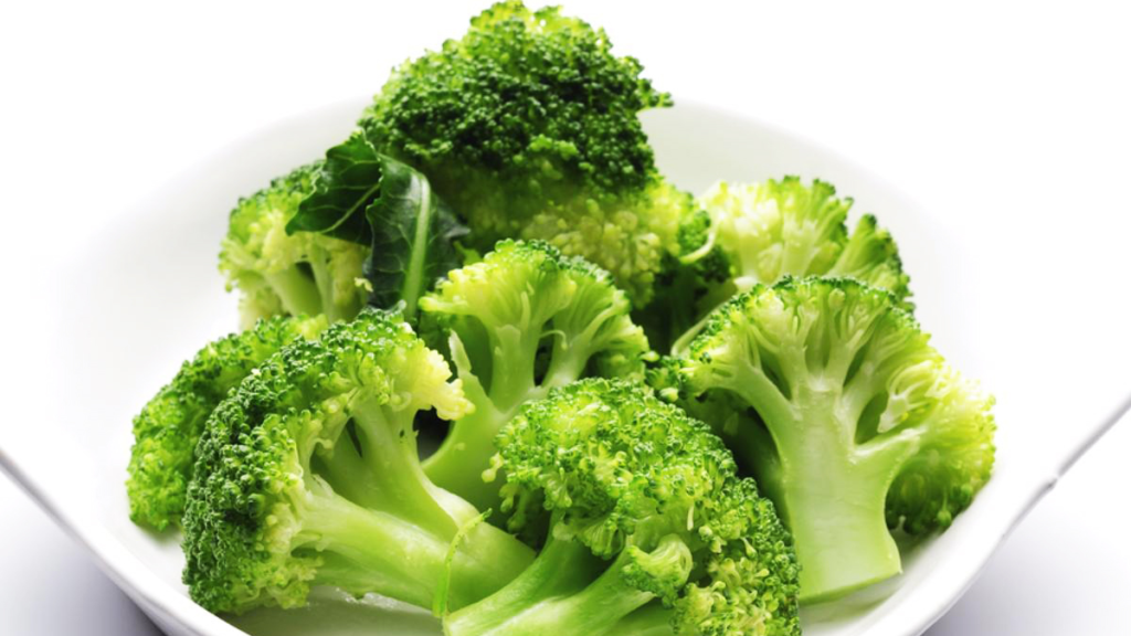 Hấp hoặc nấu bông cải xanh